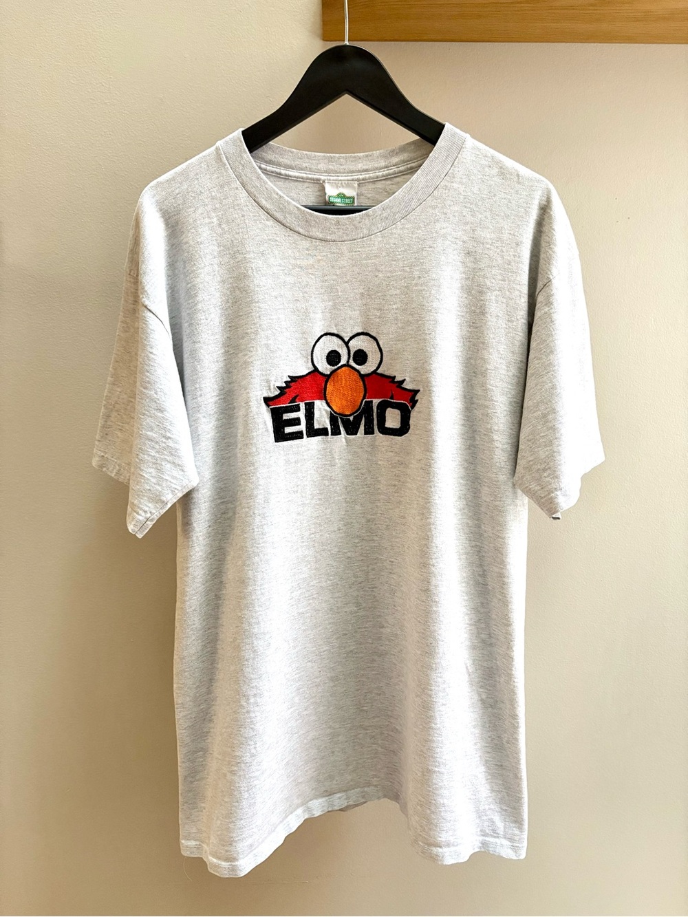 Sesame Street VTG late 90s heather grey embroidered Elmo T-shirt L Hanes